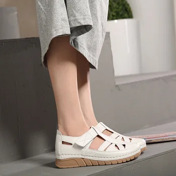 Ženy Rímske Sandále Ploché Topánky PU Okrúhly Tvar Farbou tlačidlo Duté Z Veľkých Veľkosť